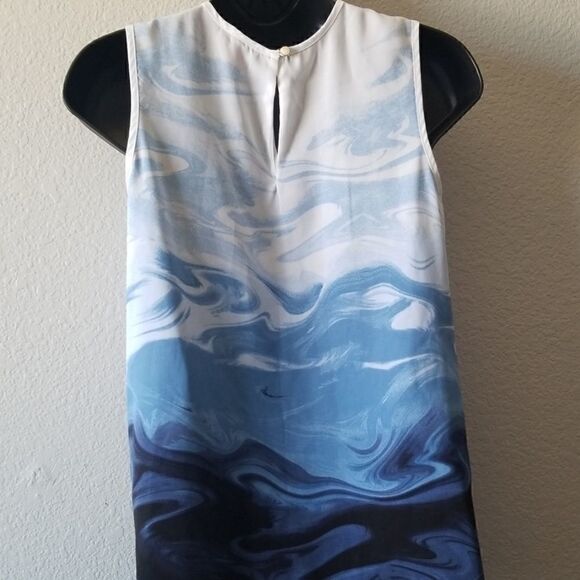 Vince Camuto Marble Tank Top - Picture 3 of 6